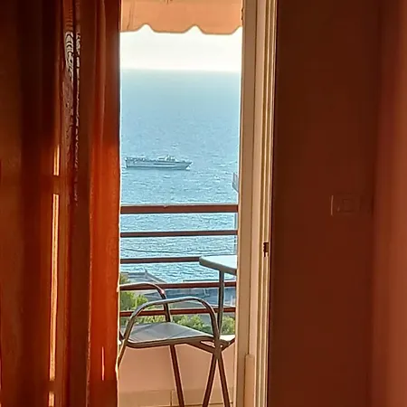 Smems-pappas Sarandë