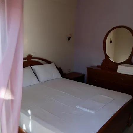 Smems-pappas Sarandë