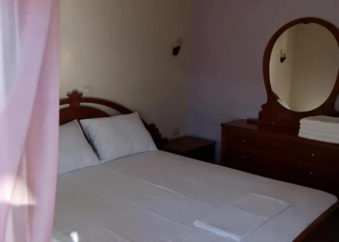 Smems-pappas Sarandë